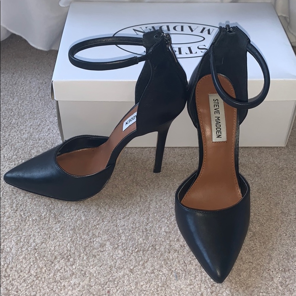 Steve Madden Gills Heel